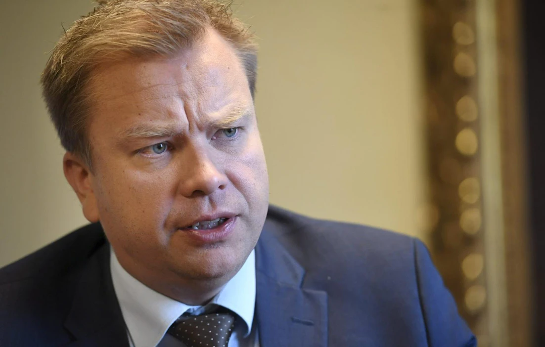 Tuusulassa asuva puolustusministeri Antti Kaikkonen (kesk.) kertoo olevansa valmis keskustan puheenjohtajaksi.
