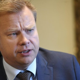 Tuusulassa asuva puolustusministeri Antti Kaikkonen (kesk.) kertoo olevansa valmis keskustan puheenjohtajaksi.