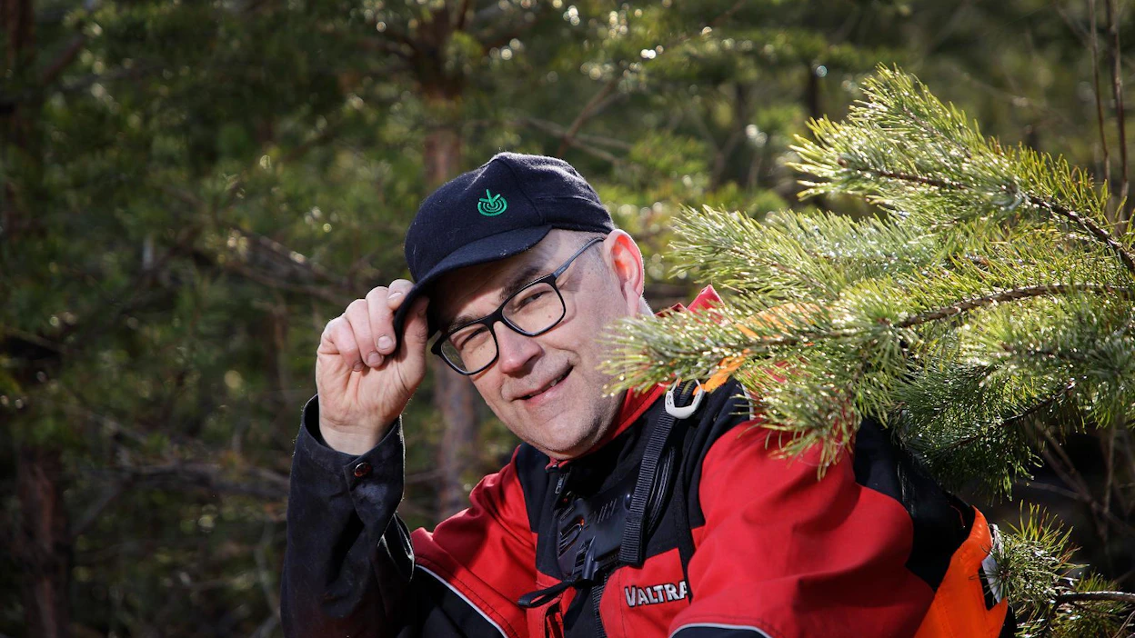 Tiirola pitää Valtiovarainministeriön lähestymistapaa käsittämättömänä. Metsäteollisuuden ahdinko johtaisi hänen mukaansa lopulta kok kansantalouden kurimukseen.