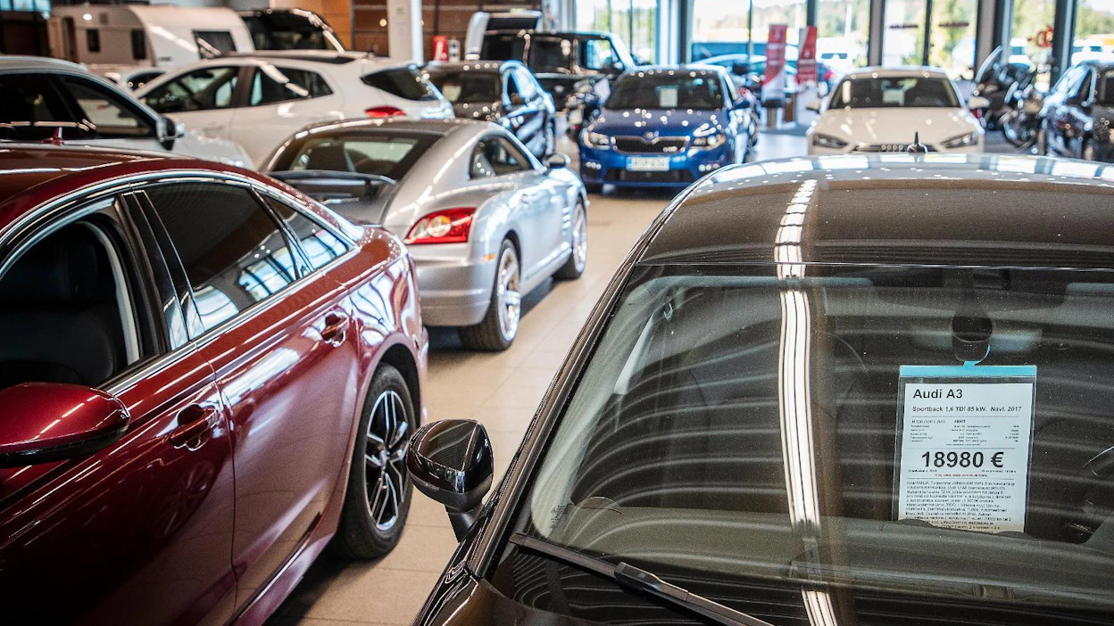 Autokaupassa osamaksu toimii kuin yksityisleasing. Osamaksu on autorahoitusmuodoista käytetyin.