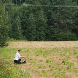 Elykeskukset käynnistävät maatiloilla tehtävät peltovalvonnat.