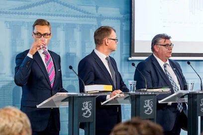 Hallitus sai hikisen riihensä päätöksen reilun vuorokauden aherruksen jälkeen torstaina. Alexander Stubb, Juha Sipilä ja Timo Soini esittelivät tuloksia yhdessä.