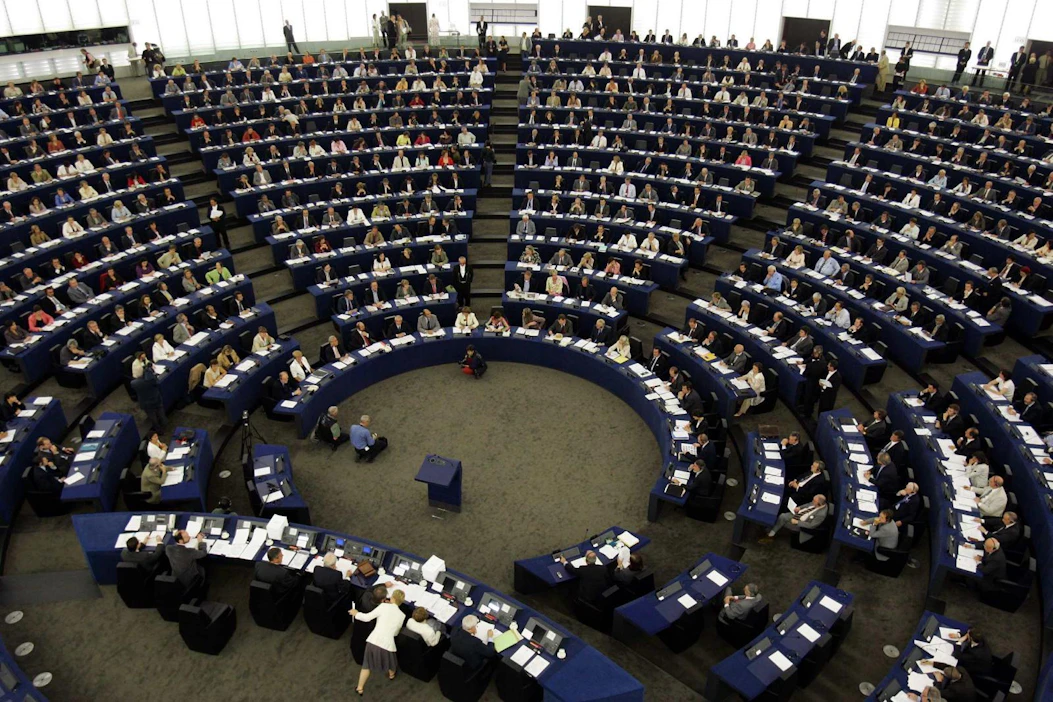 Euroopan parlamentti vaatii tiukempaa päästövähennystavoitetta kuin EU-komissio. LEHTIKUVA / JUSSI NUKARI