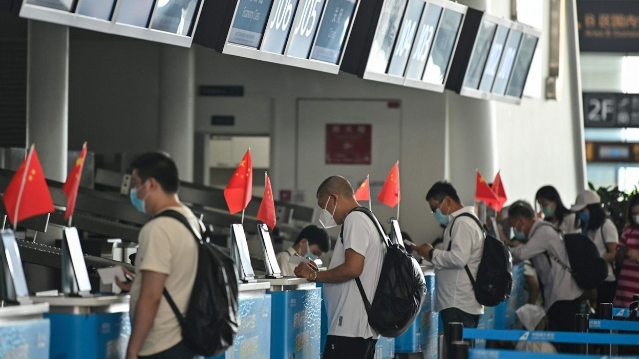 Kasvomaskit ovat käytössä lentokentällä Wuhanissa Kiinassa.