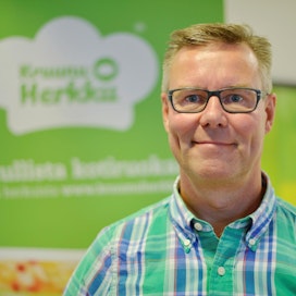 Kruunu Herkun Timo Marttinen toivoo, että suomalaisen ruuan arvostus näkyisi myös ostopäätöksissä.