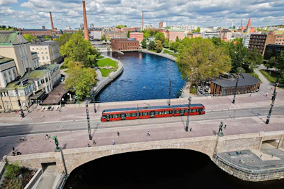 Tampereella ratikoita on koeajettu jo jonkin aikaa. Tositoimiin ne pääsevät huomenna, kun raitiovaunuliikenne avataan julkiseen käyttöön.