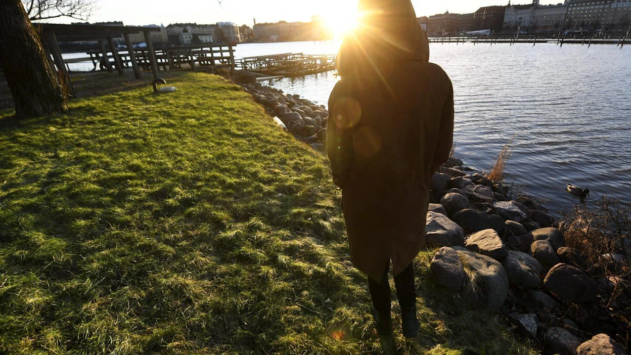 63 prosenttia kyselyyn vastanneista on ainakin jossain määrin vakuuttunut siitä, että Suomessa pahoinvointi lisääntyy ja hyvinvointi hiipuu. LEHTIKUVA / VESA MOILANEN
