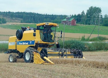 Uuden NH malliston pienin, TC5050, esittäytyi ensi kertaa julkisuudessa puintikauden alussa.