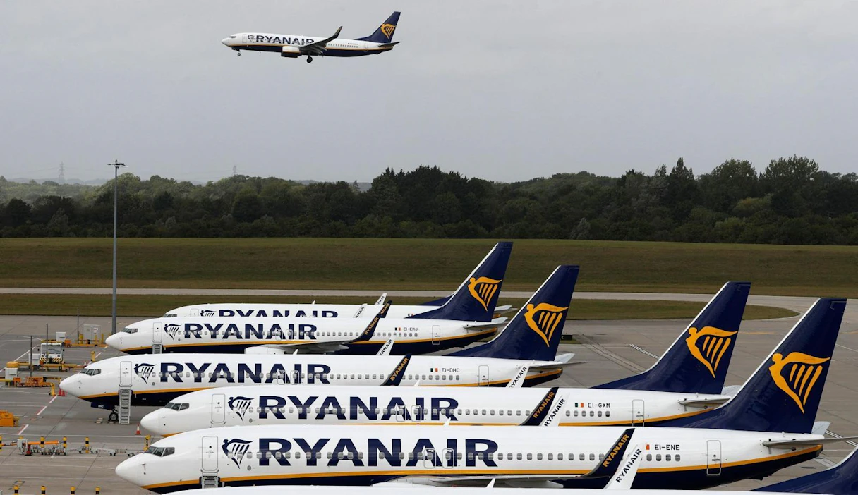 Ryanair uskoo, että kun koronakriisi jää taakse, syntyy yhtiölle uusia mahdollisuuksia, koska kriisi myllertää Euroopan lentoliikennemarkkinoita. Lehtikuva/AFP