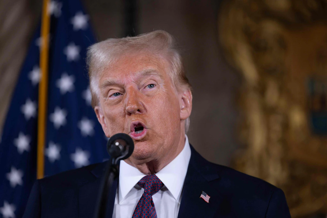 Trump kertoi aikeestaan tavata Putin republikaanikuvernööreille, jotka vierailivat Floridassa hänen Mar-a-Lago-kartanossaan. LEHTIKUVA/AFP.
