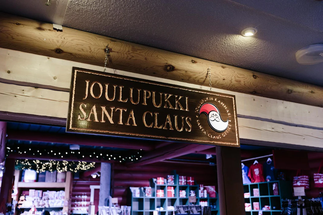 Jos epidemiologinen tilanne muuttuu Lapissa, aluehallintovirasto arvioi tätä kokoontumisia koskevaa rajoituspäätöstä uudestaan. Kuvituskuva.