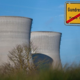 Lehden näkemän esitysluonnoksen mukaan ydinvoimaa voidaan pitää kestävänä liiketoimintana. Lehtikuva/AFP