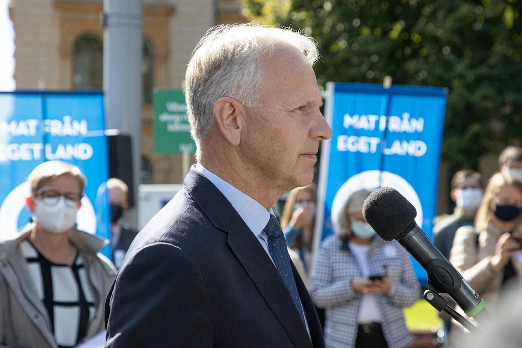 Maa- ja metsätalousministeri Jari Leppä puhui torstaina MTK:n mielenilmauksessa Helsingin säätytalolla. Leppä torjuu budjettiriihen alla hallituskumppani vihreiden kaikki vaatimukset, jotka liittyvät maatalouden rasittamiseen uusilla veroilla, lisäkustannuksilla tai maksuilla.