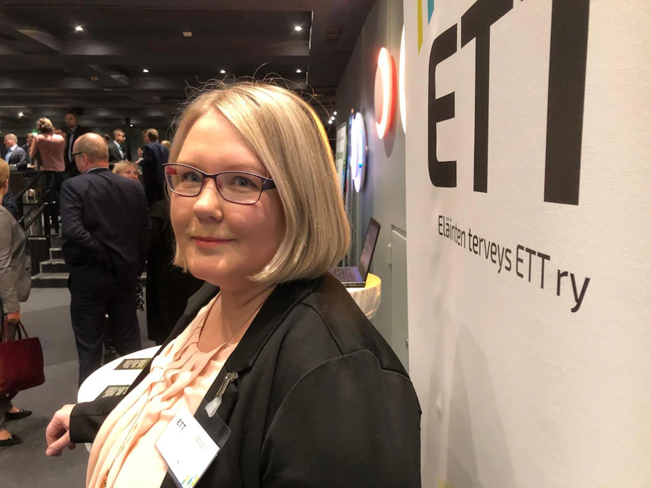 Eläinten Terveys ETT ry:n toiminnanjohtaja Ina Toppari kertoi eläinten terveyden seuraamisesta Vastuullisen lihan Suomi -seminaarissa Helsingissä.