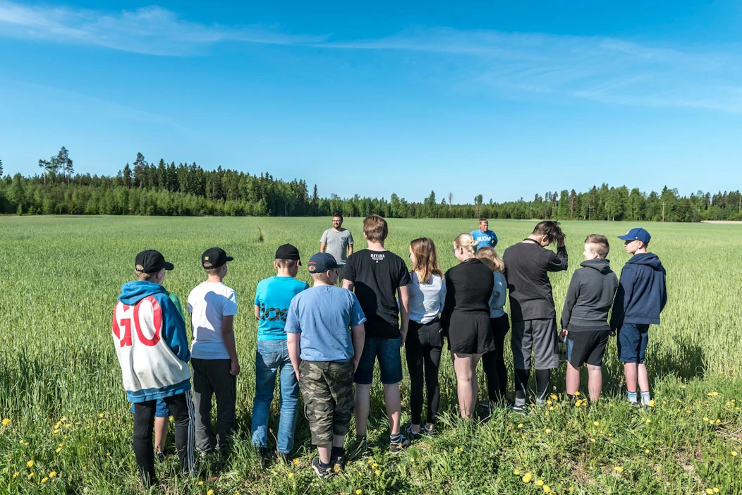 Pro Ruis -yhdistys tarjoaa ruistietoutta pellonpiennarpäivissä pitkin kesää. Kuulijoina ovat niin ammattilaiset kuin amatöörit.