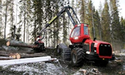 Komatsu uudisti koko harvesterimallistonsa yhdellä kertaa. Samalla nollattiin päivityksistä kertovat päätteet ja esiteltiin kokonaan uuden kokoluokan malli 951.