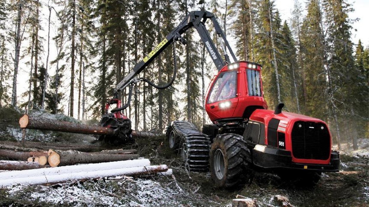 Komatsu uudisti koko harvesterimallistonsa yhdellä kertaa. Samalla nollattiin päivityksistä kertovat päätteet ja esiteltiin kokonaan uuden kokoluokan malli 951.