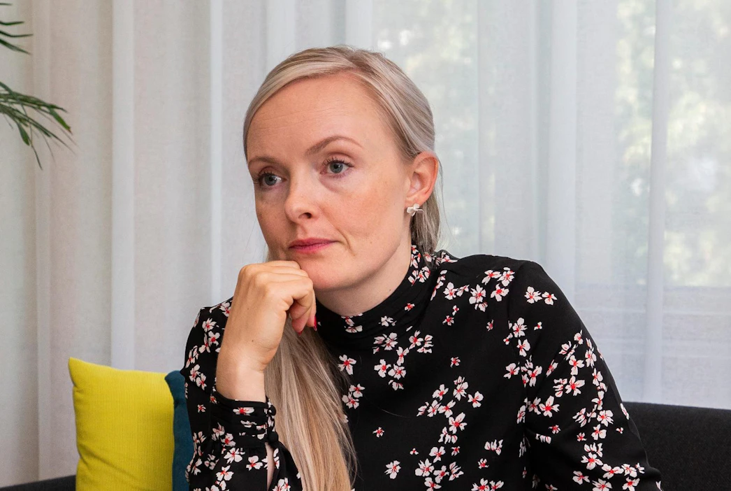 Maria Ohisalon mukaan rajoituksia voidaan purkaa vaiheittain, kun tautitilanne sen sallii.