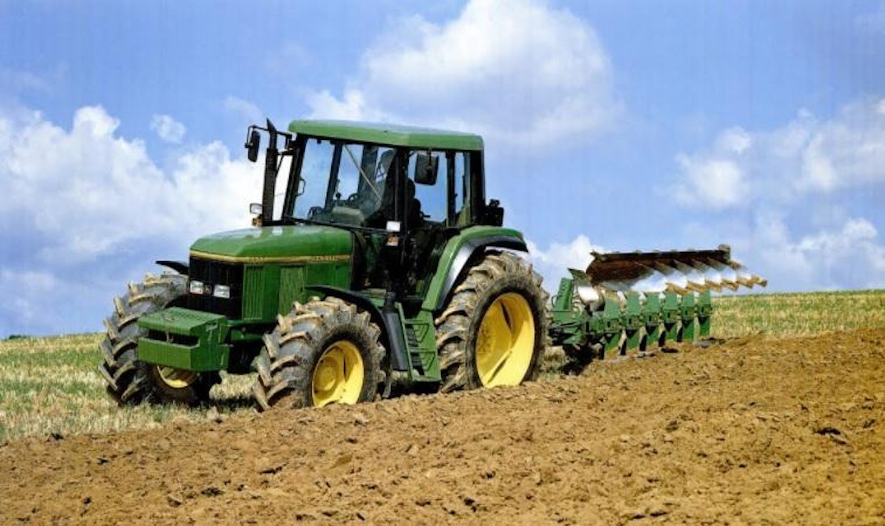 John Deere 6100 -traktori