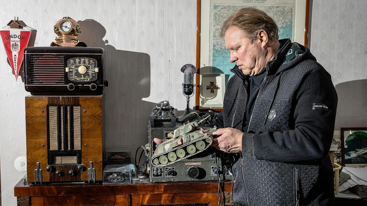 Sten Johansson on kerännyt harrastuksensa ympärille yksityisen sotamuseon ja elämyspalveluyrityksen.