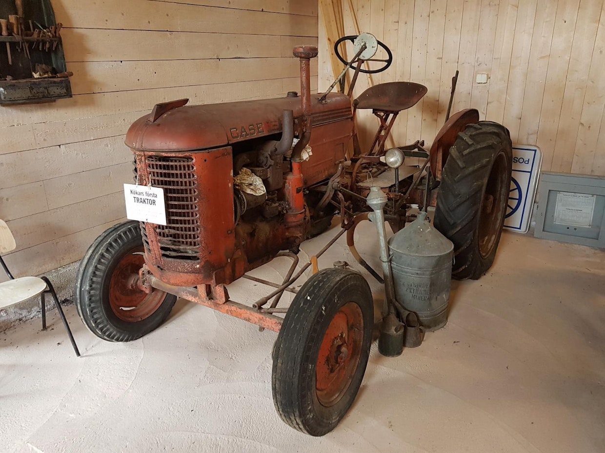 Tämä Case oli Kökarin ensimmäinen traktori.