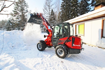 Schäffer 2345T:n työpaino on noin kolme tonnia.