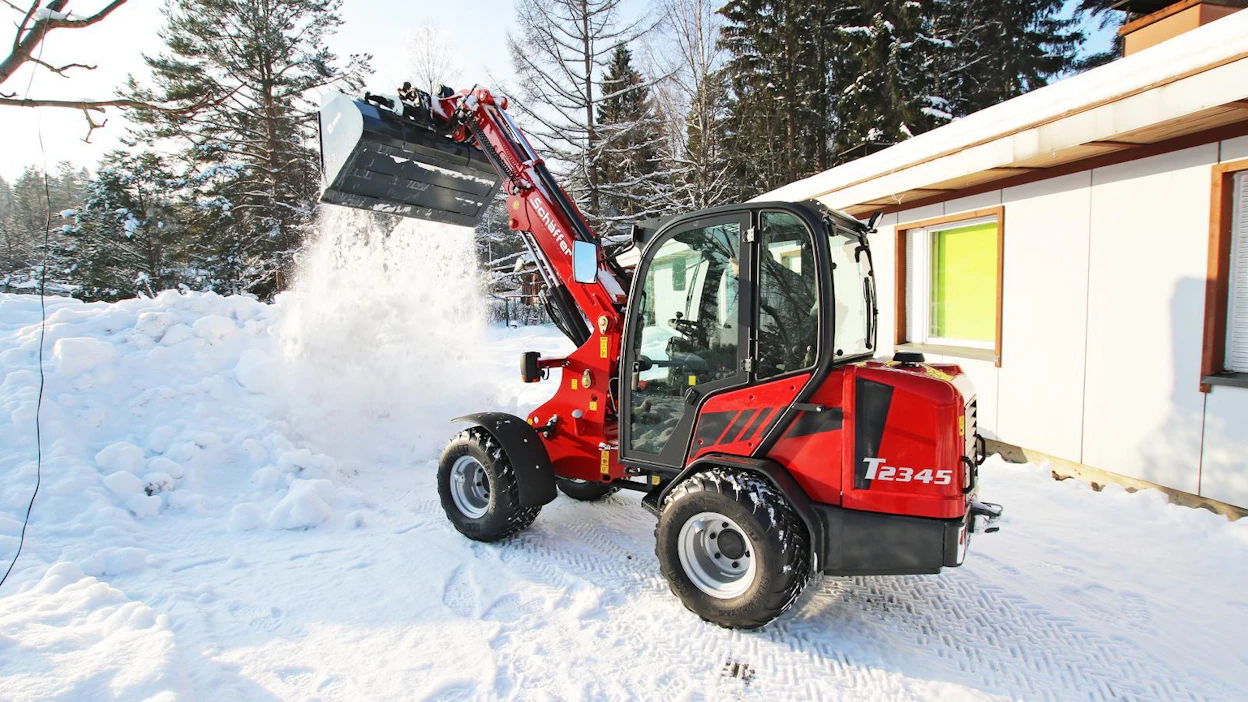 Schäffer 2345T:n työpaino on noin kolme tonnia.