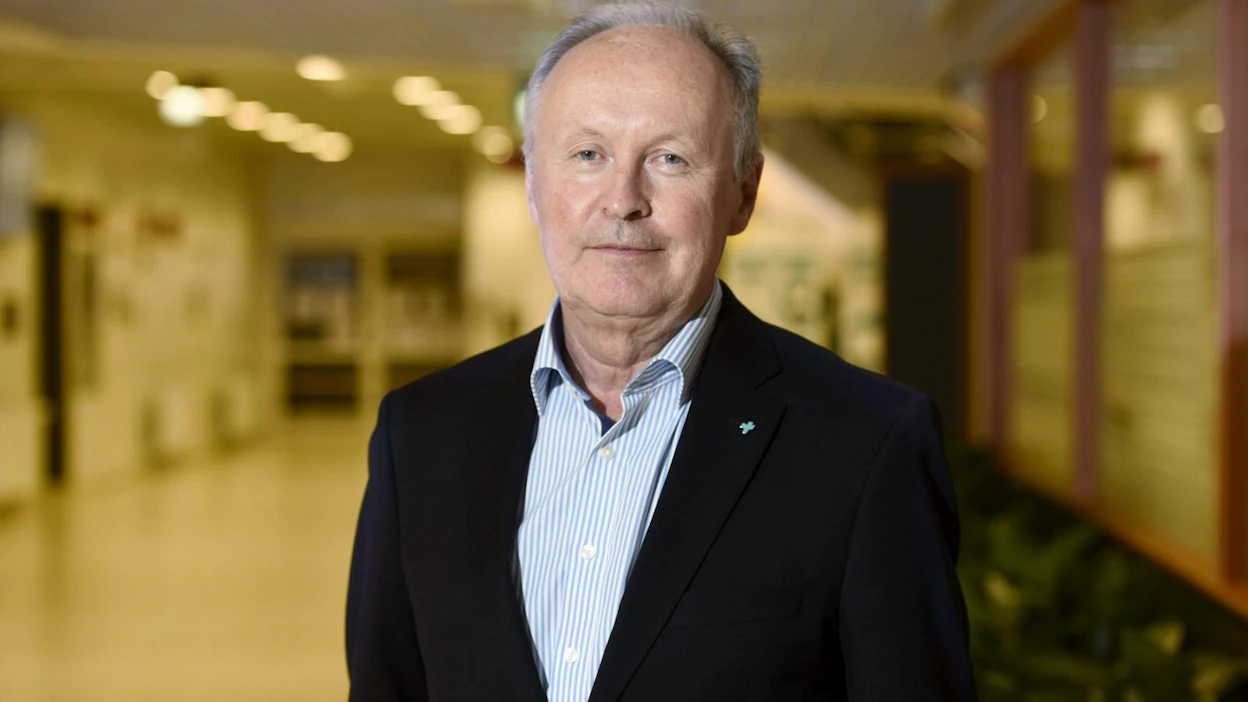 Kansanedustaja Aki Lindénin (sd.) pesti perhe- ja peruspalveluministerinä on määrä jatkua syyskuuhun asti, jolloin Krista Kiuru (sd.) palaa tehtävään perhevepaalta. LEHTIKUVA / Heikki Saukkomaa