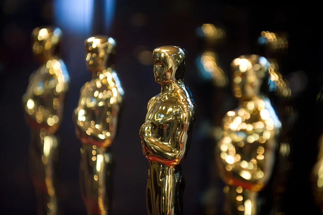 Oscar-kategorioita on yhteensä 24 kappaletta. Parhaasta elokuvasta kilpailee kahdeksan ehdokasta.