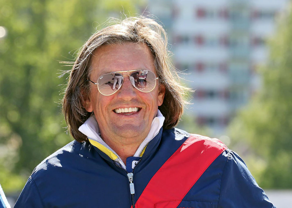 Rokkitähden habituksella varustettu ohjastajalegenda Jos Verbeeck saapuu napapiirille kirittämään suomalaisohjastajia.