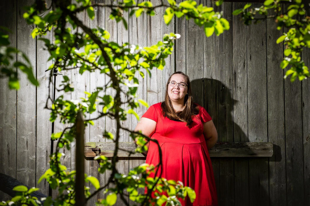 Lähdeniemi nimeää Annika Saarikon (kesk.) poliittiseksi esikuvakseen, koska Saarikko osaa kohdata ihmiset hyvin.