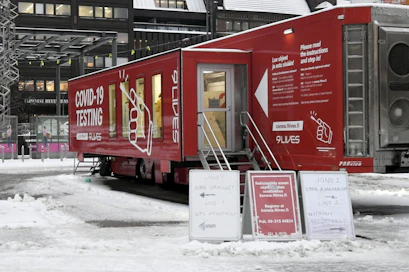 Kaikkiaan Suomessa on raportoitu pandemian aikana lähes 283 000 koronavirustartuntaa.