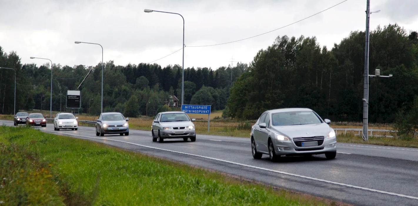 Kannattaa välttää kiireessä rattiin lähtemistä. Hoppu on yksi yleisimmistä syistä liikenteessä raivoamiselle.