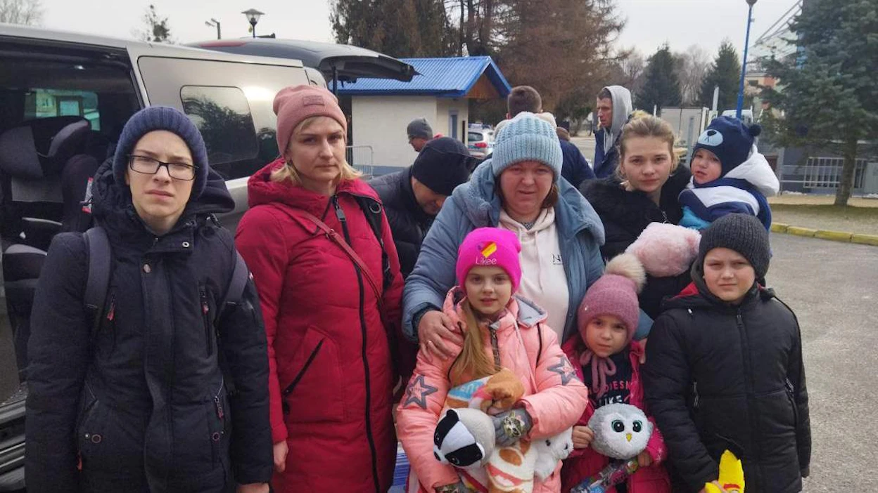 Slava Chobotar lähetti Puolan ja Ukrainan rajalta kuvan, kun tapasi vaimonsa sukulaiset, joita lähti hakemaan.