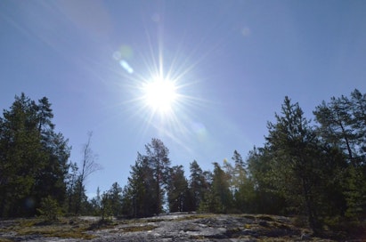 Lämpötila voi etelässä nousta jopa hieman yli 25 asteeseen.