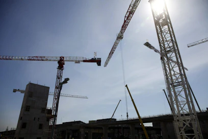 Ilmarinen ennustaa tälle vuodelle kolmen ja Handelsbanken 3,3 prosentin talouskasvua.