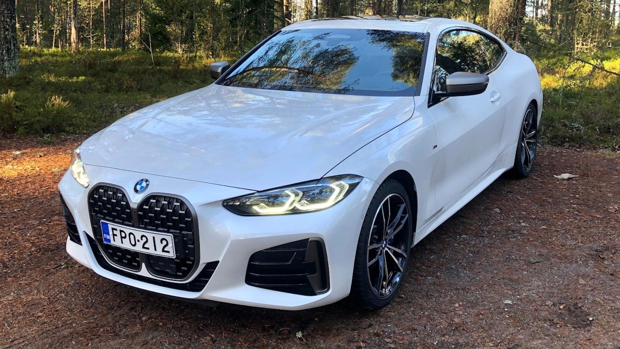 BMW oli viime vuoden autokaupan voittaja, kuvassa uusi M440i-kevythybridi.