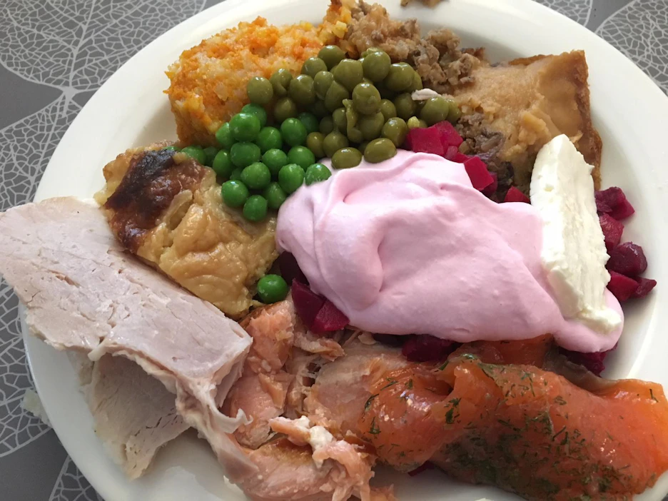 Joululautasen herkuista voi kehitellä uusiakin ruokalajeja.