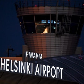 Lentojen määrä on vähentynyt esimerkiksi Helsinki-Vantaalla. LEHTIKUVA / Jussi Nukari