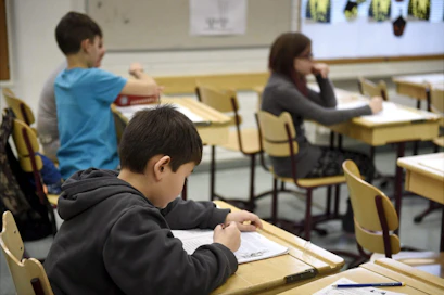 Esityksen mukaan numerot pitäisi antaa neljännestä luokasta alkaen kaikissa oppiaineissa.