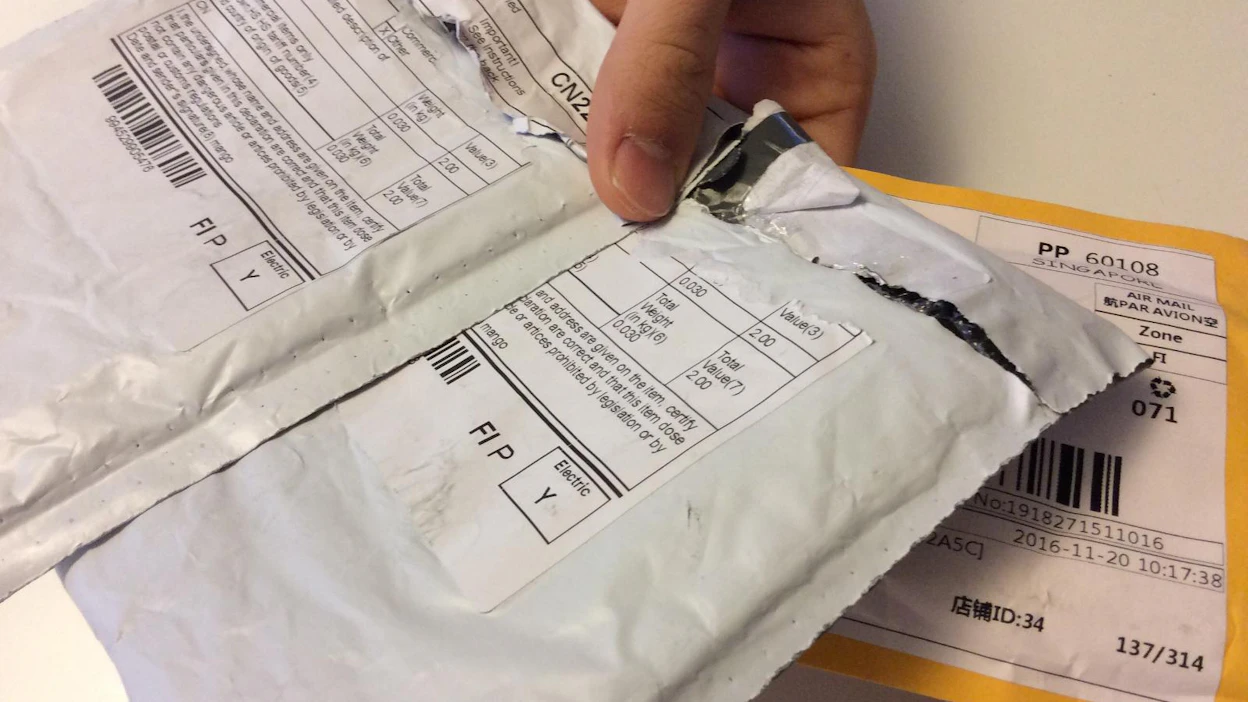 Postin mukaan pieneen määrään paketteja, kirjeitä ja lehtiä saattaa tulla paikallisesti noin vuorokauden viive.