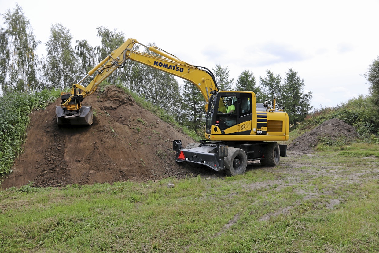 Yleinen virhe on käyttää työtilanteeseen liittyen liian suuria moottorinkierroksia. Mikäli kiirettä ei ole, niin sama työtulos saatetaan saavuttaa pienemmälläkin moottorinkuormituksella.