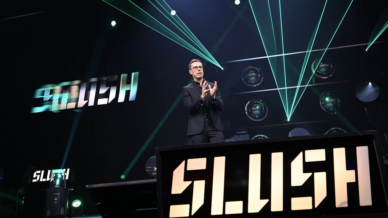 Presidentti Alexander Stubb puhui Slushin avajaistilaisuudessa Helsingissä. LEHTIKUVA / MARKKU ULANDER.