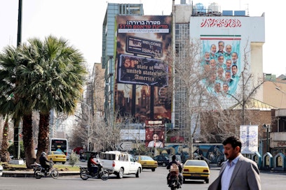 Uutistoimisto AFP:n mukaan Teheranissa on kuultu aamulla ainakin kaksi kovaa räjähdystä. Kuva otettu aiemmin tällä viikolla. LEHTIKUVA/AFP. 