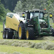 Krone Comprima CV 150 XC Plus on järeä urakointikäyttöön sopiva yhdistelmäpaalain.