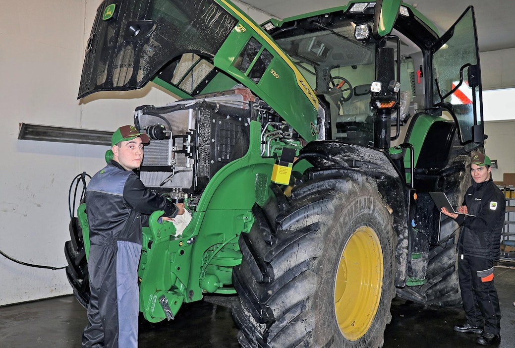 Traktoreiden edustusruletti rauhoittuu – Witraktor on saanut John Deere  -myyntiverkostonsa kuntoon - Maatalous - Maaseudun Tulevaisuus