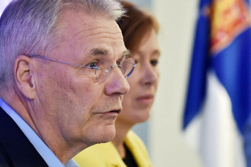 Olli-Pekka Kallasvuo, joka kuvassa esiintyi ministeri Sirpa Paateron kanssa, on myös innokas ravien harrastaja.