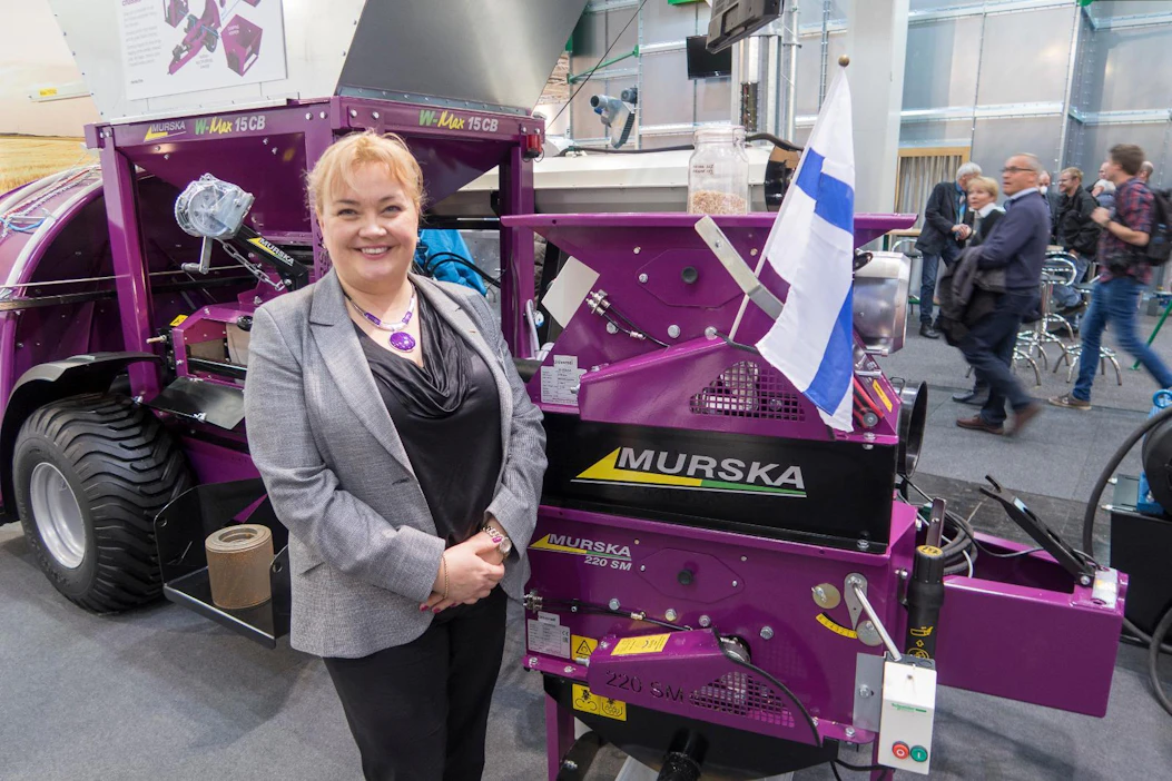 Terhi Kortteen vetämä Aimo Kortteen Konepaja on mukana Okrassa. Esillä on valssimyllyjen lisäksi myös uusi palvelu Etulaskuri,
jolla voi tehdä laskelmat kannattavimmasta murskesäilönnästä. Arkistokuva.