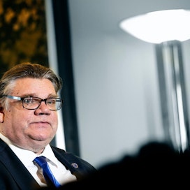 Ulkoministeri Timo Soinia odottaa epäluottamusäänestys.