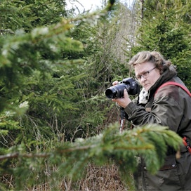 Tuula Ruuth kuuluu Suomen Luonnonvalokuvaajiin, ja hänellä on Facebookissa oma valokuva-aiheinen ryhmä.